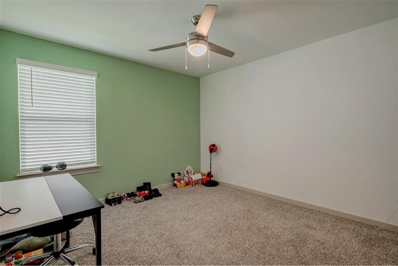 Building Photo - 302 Dusty Bridle Ln