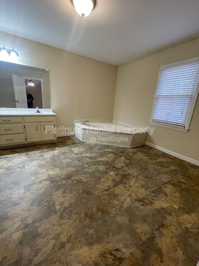 Building Photo - 3665 Orchard St