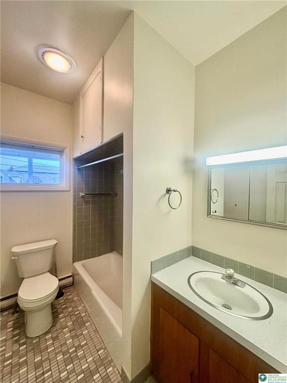 Building Photo - 20 W Main St