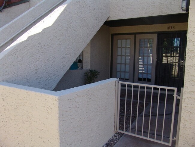 Building Photo - 30 E Brown Rd