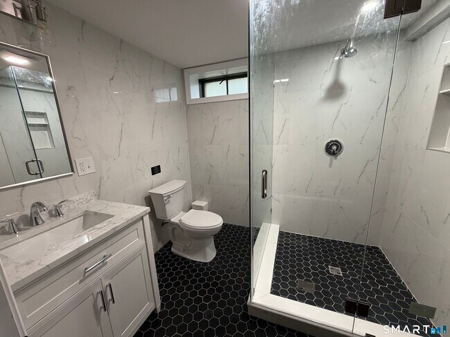 Building Photo - 56 Janet Cir