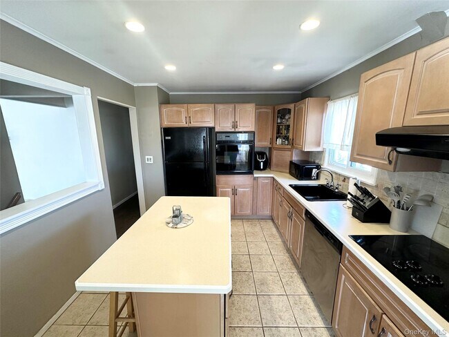 Building Photo - 133 Cleveland Ave