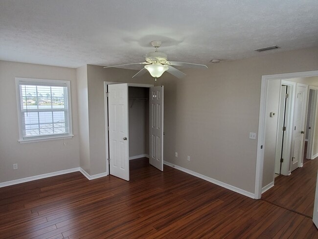 Building Photo - Waterfront Home on Lake Marin! 3 BR|2.5 BA with Great Outdoor Space!