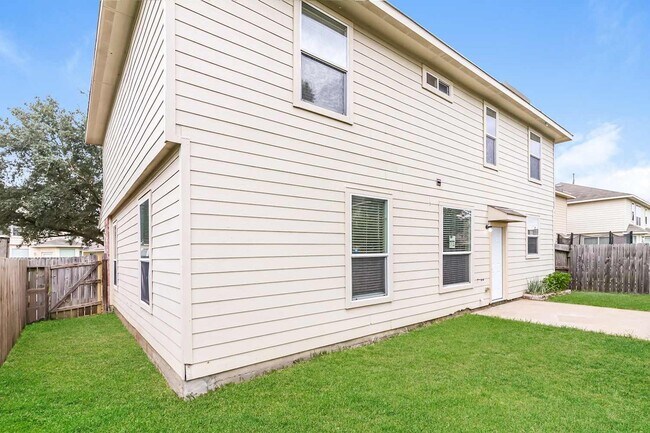 Building Photo - 5806 Le Carpe Plantation Ct