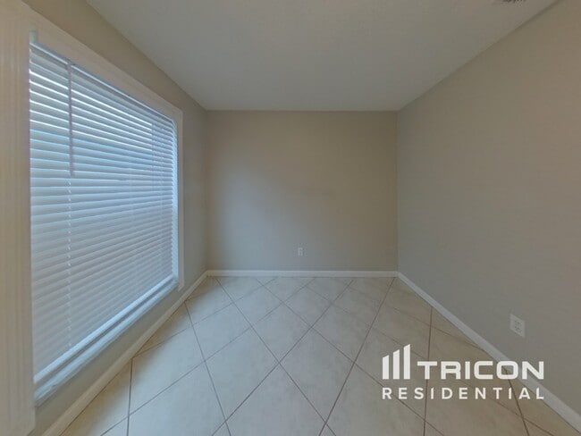 Building Photo - 577 Whittingham Pl