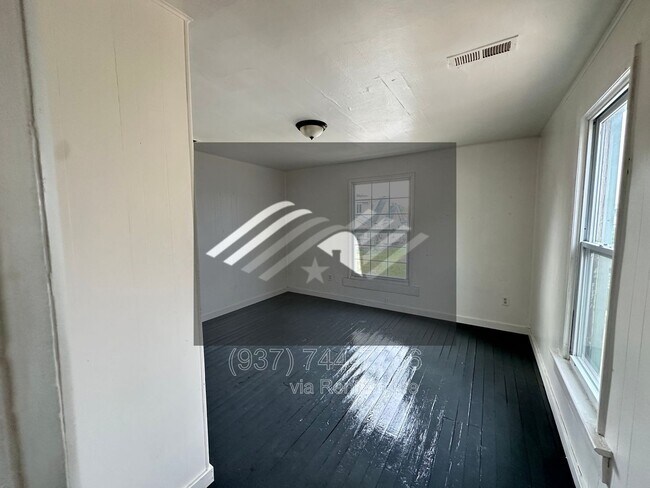 Building Photo - 721 E Pearl St