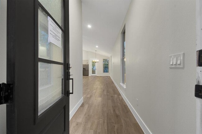 Building Photo - 346 Nene Ln