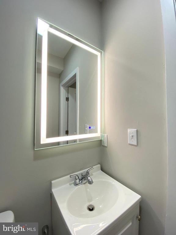 Building Photo - 1716 N Bouvier St