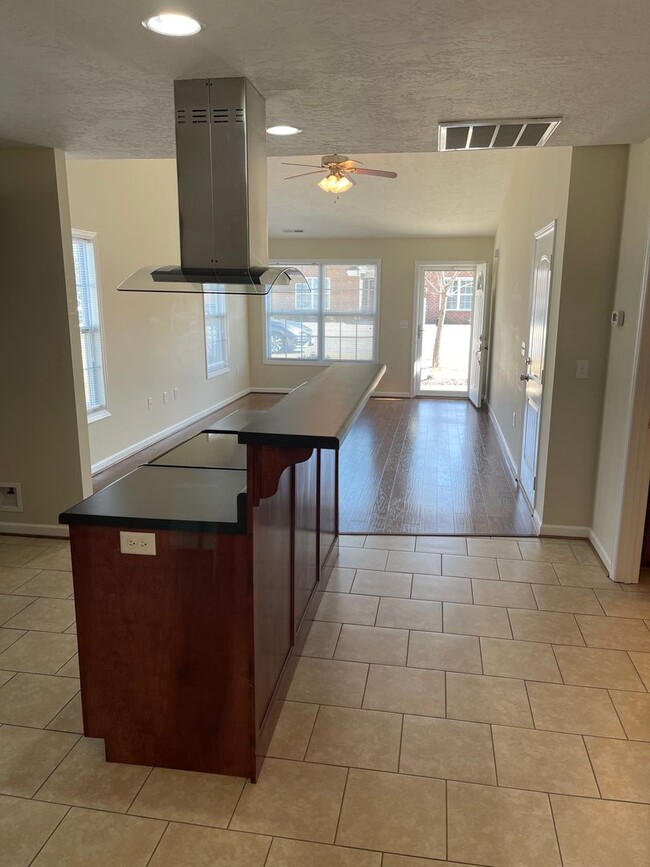 Building Photo - 23 Skylar Ct
