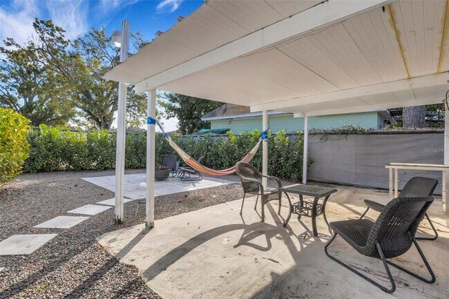 Building Photo - 2914 W Lake Ave