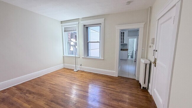Building Photo - 15 Parkman St