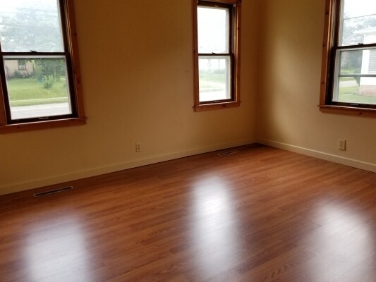 Building Photo - 243 W Ely St