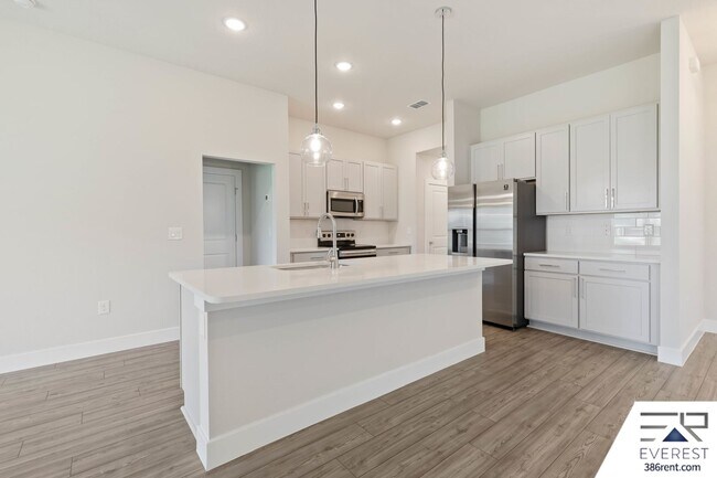 Building Photo - 59 Breeze Hill Ln