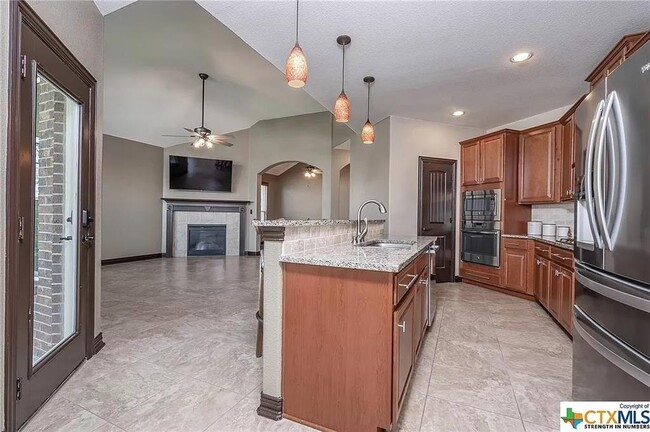 Building Photo - 210 Tangerine Dr