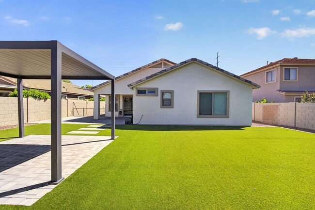 Building Photo - Updated House in Chandler Community