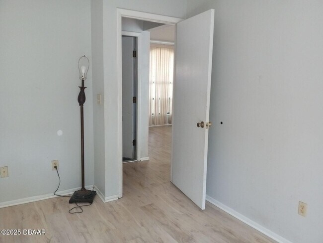 Building Photo - 428 Sandpiper Ct