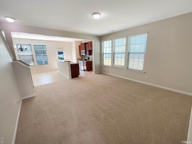 Building Photo - 3 Bedroom 2.5 Bathroom End Unit Townhome w/ 1 car garage, fenced in backyard in Flowers Plantatio...