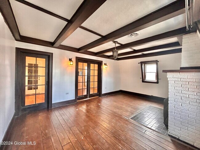 Building Photo - 290 2nd Ave