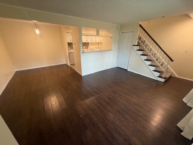 Building Photo - 310 Canterbury Ln