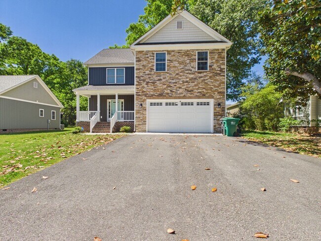 Building Photo - 1700 Dinwiddie Ave