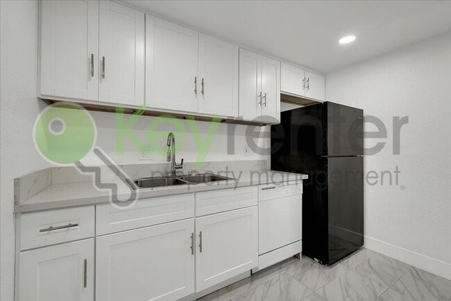 Building Photo - 7331 Florinda Way