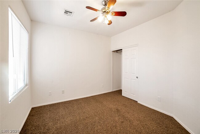 Building Photo - 6868 Sky Pointe Dr