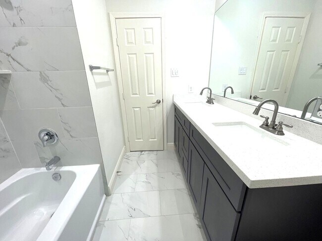 Building Photo - 4913 Southwind St