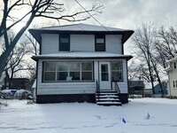 Building Photo - Three Bedroom House Available in Battle Cr...