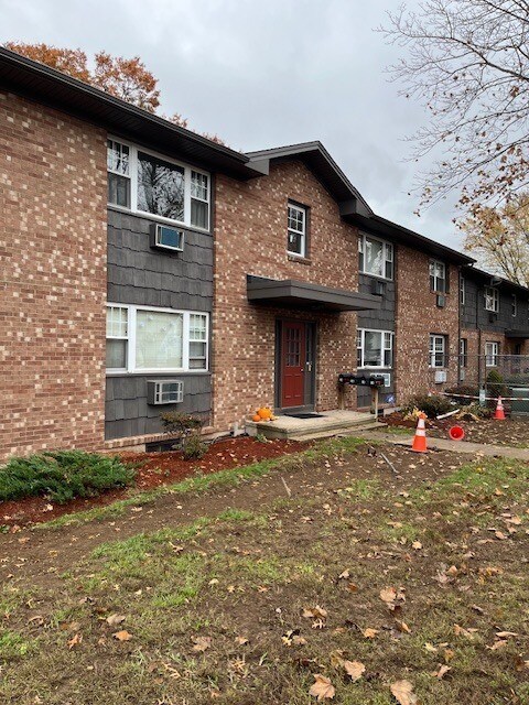 Building Photo - 100 Silliman St