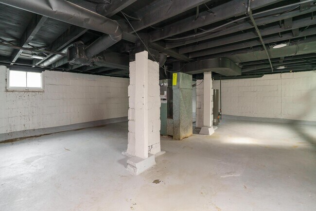 Building Photo - 2220 Sale Rd