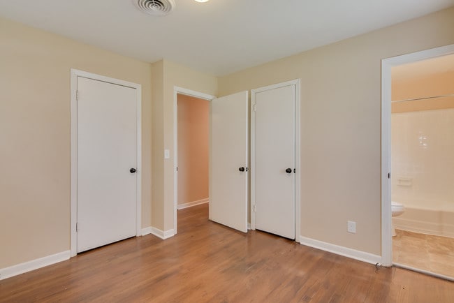 Building Photo - 2216 Walden Dr