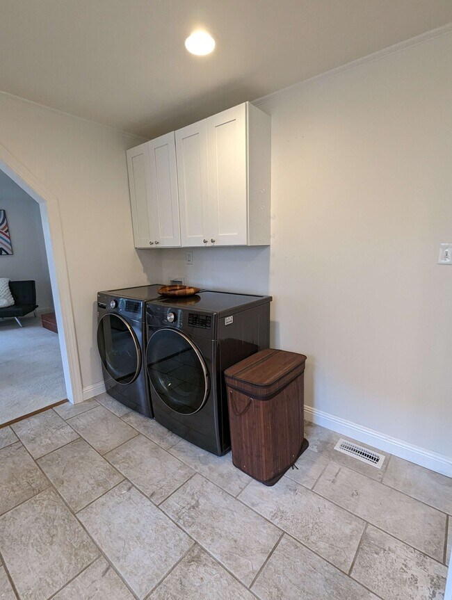 Building Photo - 1805 Bennett St