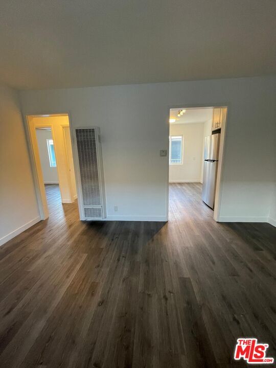 Building Photo - 829 E 108th St