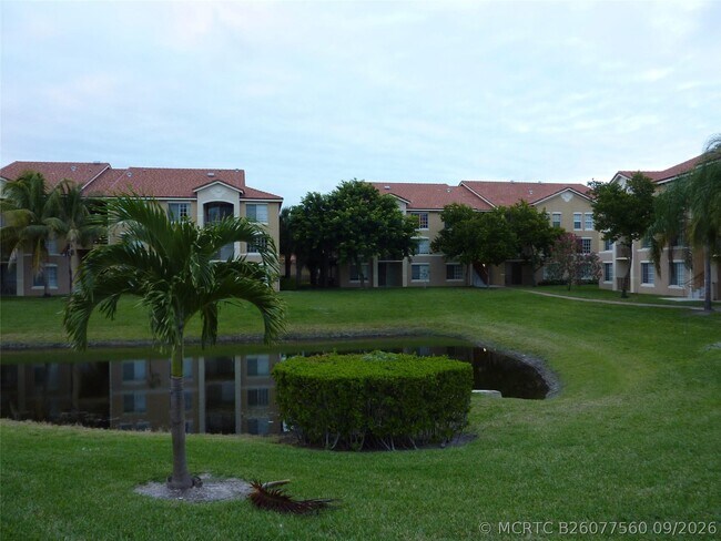 Building Photo - 913 Villa Cir