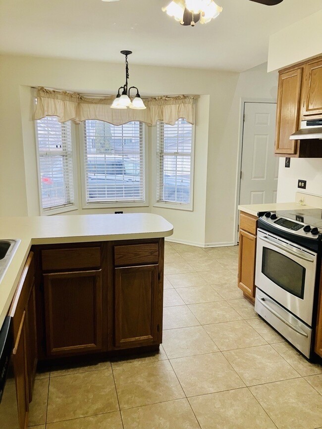 Building Photo - 3524 Willowview Ct