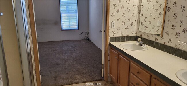 Building Photo - 3315 S Ridge Ave