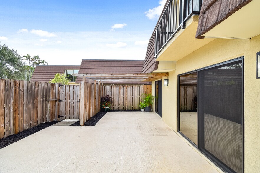 Building Photo - 2309 23rd Ln