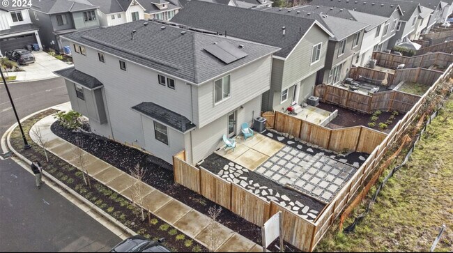 Building Photo - 12921 SE Creekside Terrace