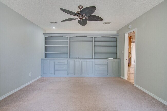 Building Photo - Pool Home with Office, Two Primary Suites ...