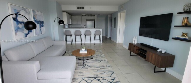 Building Photo - 2740 SW 28th Terrace