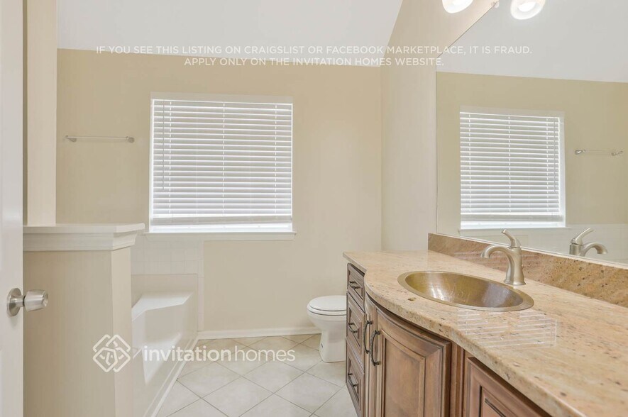 Building Photo - 2952 Two Lakes Cir