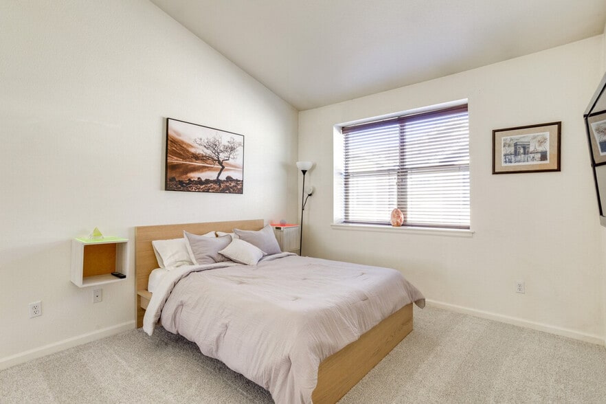 Building Photo - 5800 Tower Rd