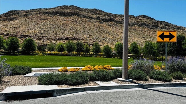 Building Photo - 9836 Starlight Ridge Ave