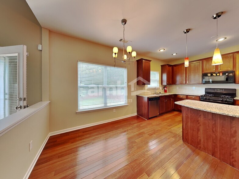 Building Photo - 1380 Grey Rock Way