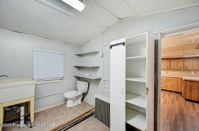 Building Photo - 1326 Winton St