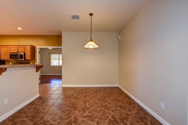Building Photo - Beautiful home near Willow Lake!