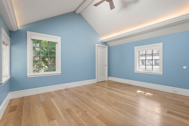 Building Photo - 4 Gracewood Park