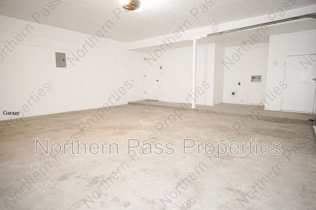 Building Photo - 1582 Bengal Dr