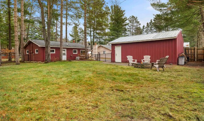 Building Photo - Fully Furnished 2-Bedroom Home Near Hodenp...