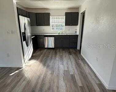 Building Photo - 1619 Chatsworth St